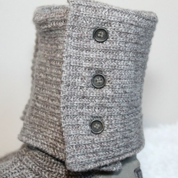 UGG Classic Cardy Button Detailed Sweater Knit Boots 5819 Gray Size 8 H12130 - Picture 3 of 11